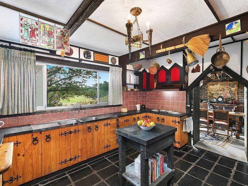 100 Blaxland Road, Wentworth Falls NSW 2782