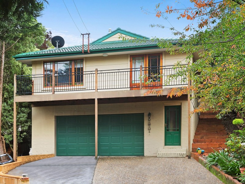 3 St Georges Parade, Wentworth Falls NSW 2782
