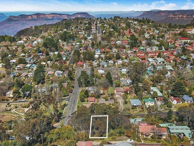 4 Miles Avenue, Katoomba NSW 2780
