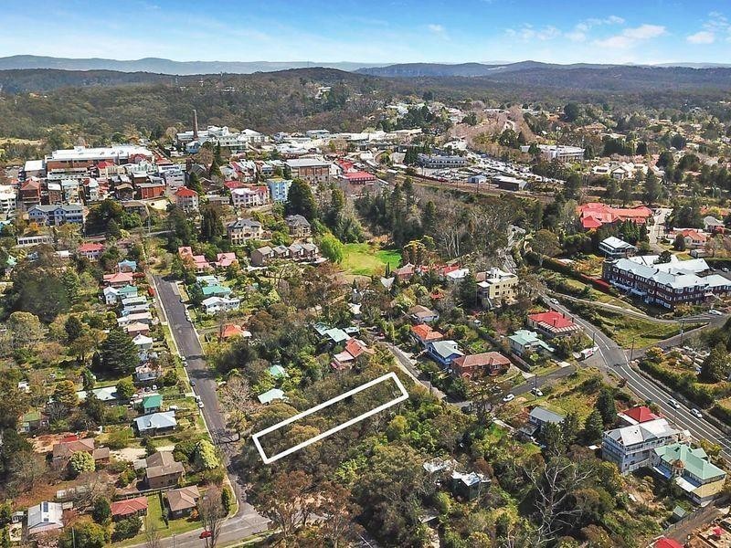 4 Miles Avenue, Katoomba NSW 2780