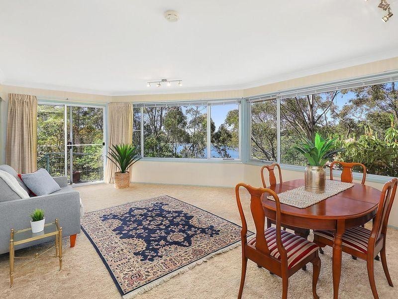 2 Pine Avenue, Wentworth Falls NSW 2782