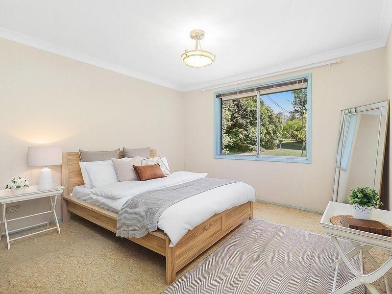 2 Pine Avenue, Wentworth Falls NSW 2782