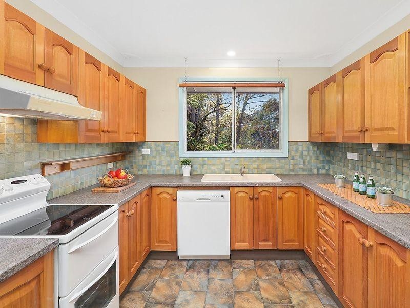 2 Pine Avenue, Wentworth Falls NSW 2782