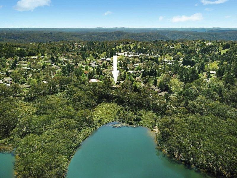 2 Pine Avenue, Wentworth Falls NSW 2782