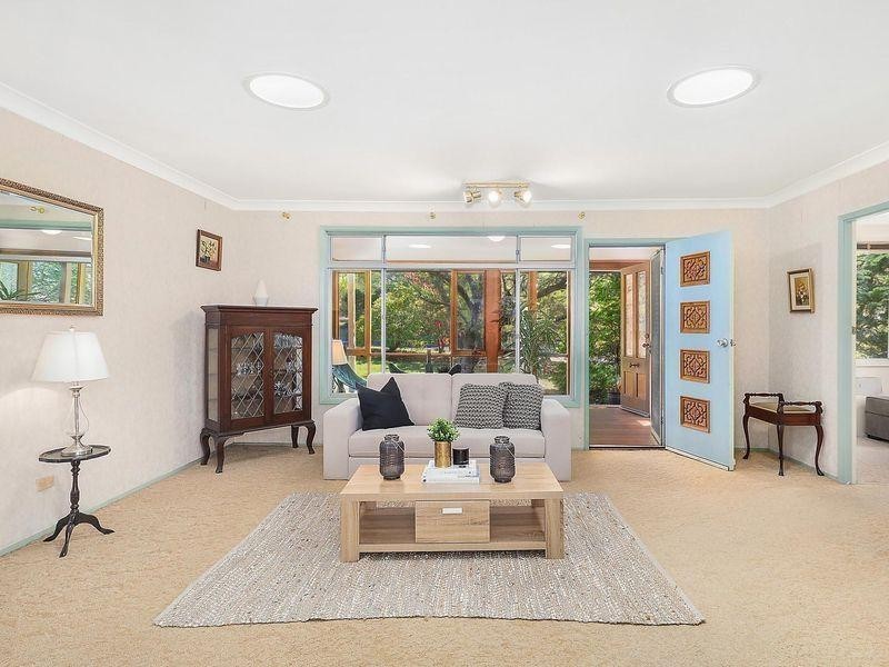 2 Pine Avenue, Wentworth Falls NSW 2782