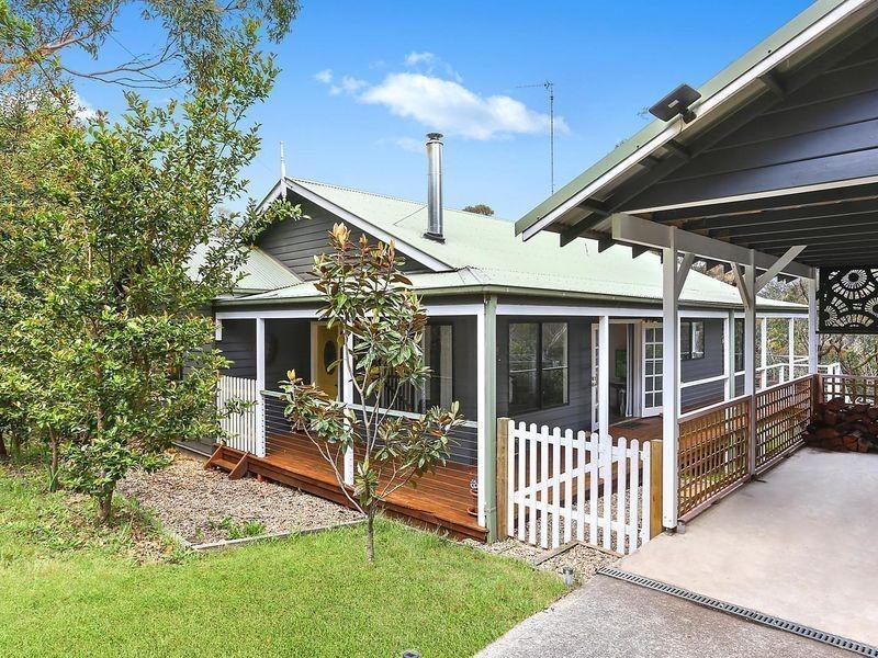33 Shortland Street, Wentworth Falls NSW 2782