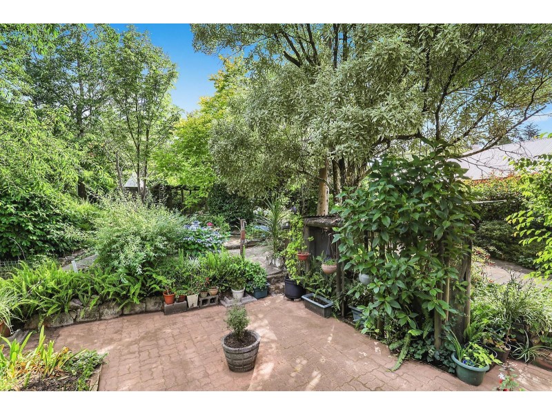 20 Yanko Avenue, Wentworth Falls NSW 2782