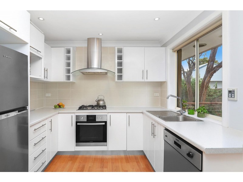 30 Yanko Avenue, Wentworth Falls NSW 2782