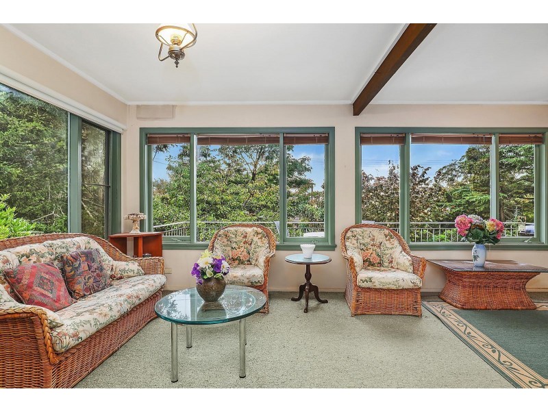 16 Yanko Avenue, Wentworth Falls NSW 2782