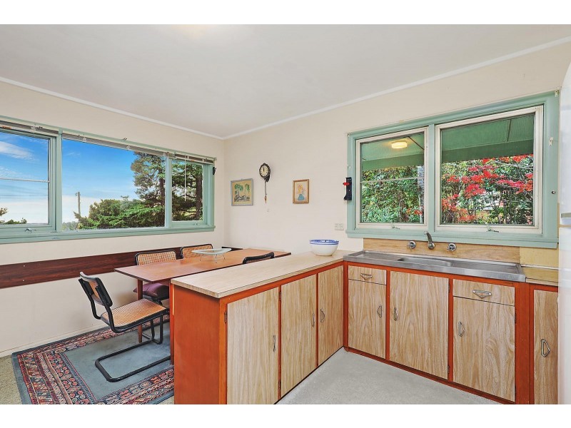 16 Yanko Avenue, Wentworth Falls NSW 2782