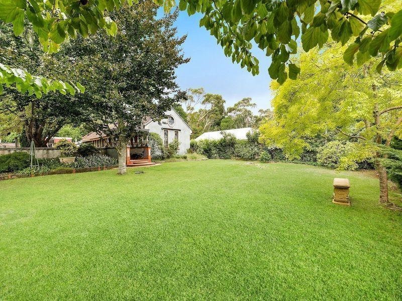 52 Dalrymple Avenue, Wentworth Falls NSW 2782