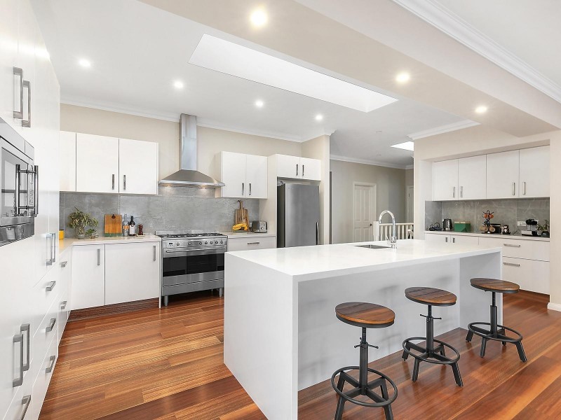 18 Vista Parade, Leura NSW 2780