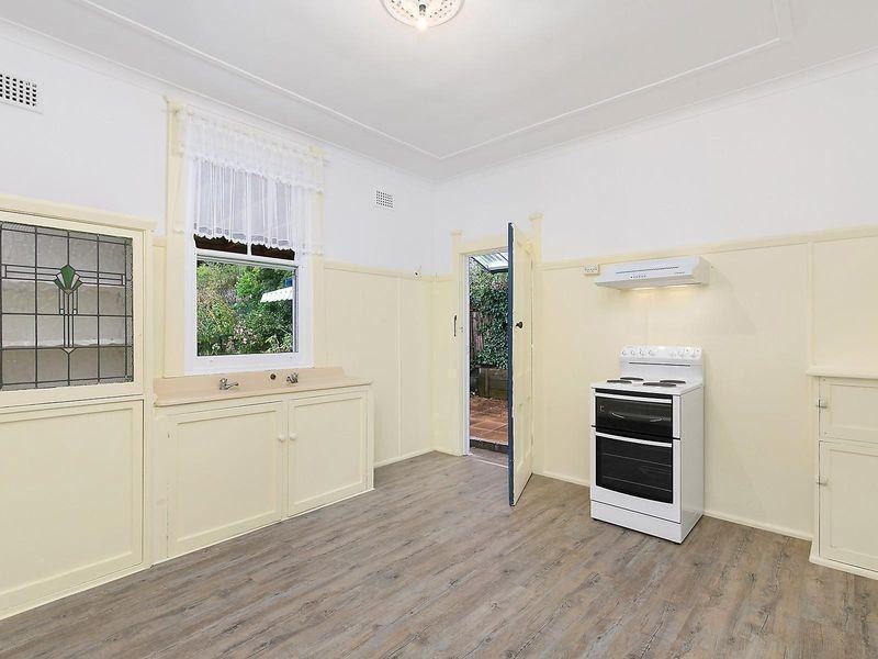 5 Bowling Green Avenue, Katoomba NSW 2780