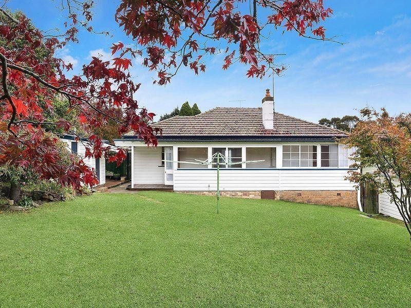 5 Bowling Green Avenue, Katoomba NSW 2780