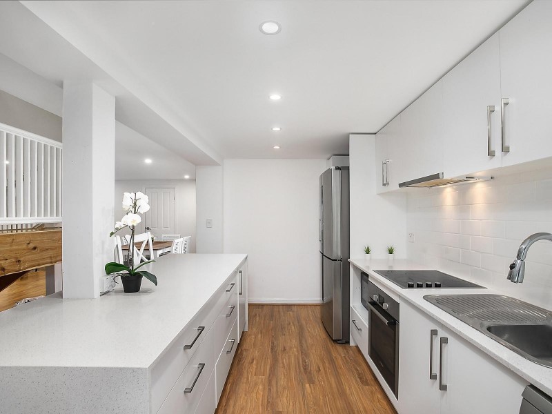 5 Lyle Street, Wentworth Falls NSW 2782