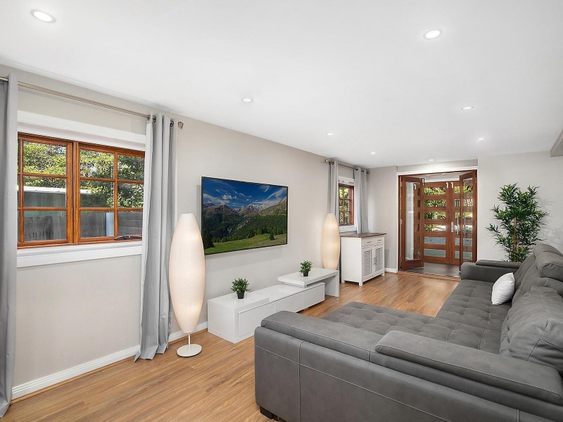 5 Lyle Street, Wentworth Falls NSW 2782