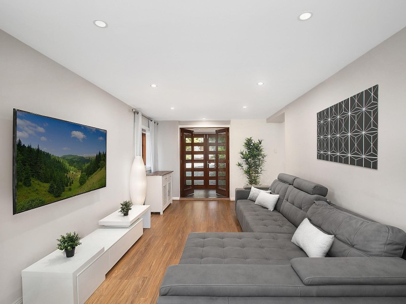 5 Lyle Street, Wentworth Falls NSW 2782