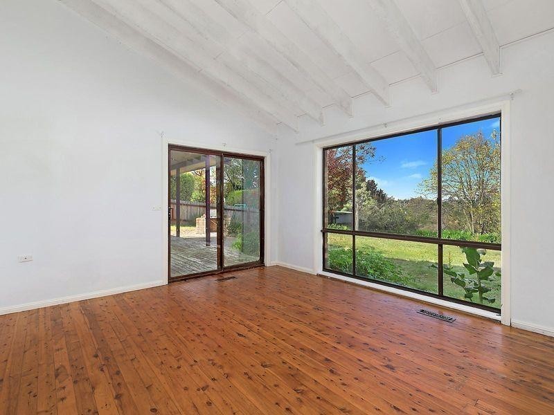 44 Bass Road, Wentworth Falls NSW 2782