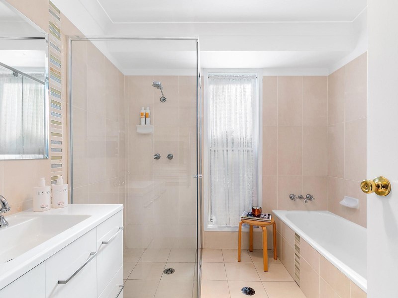 34 Queen Elizabeth Drive, Wentworth Falls NSW 2782