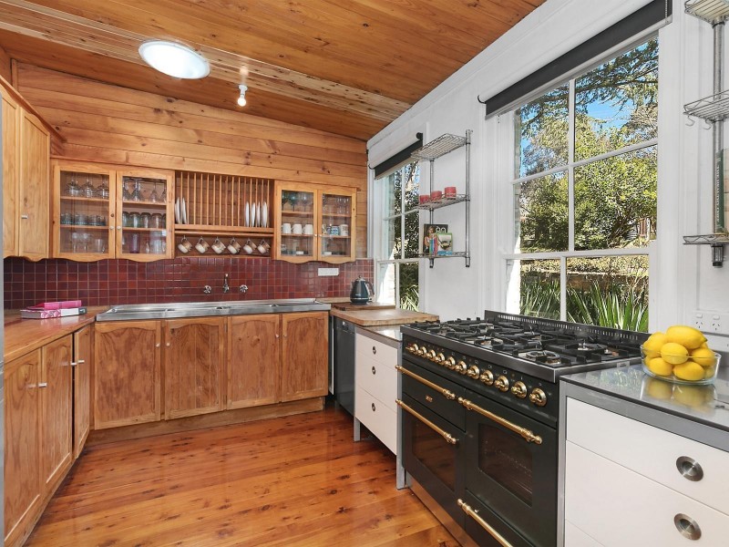 52 Albert Road, Bullaburra NSW 2784