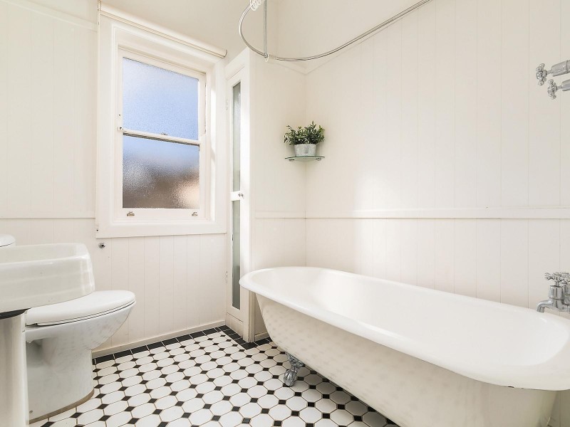 242 Leura Mall, Leura NSW 2780