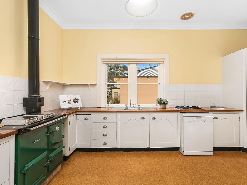 242 Leura Mall, Leura NSW 2780