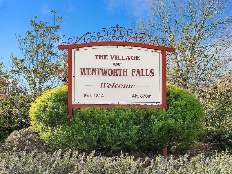 25 Bourne Street, Wentworth Falls NSW 2782