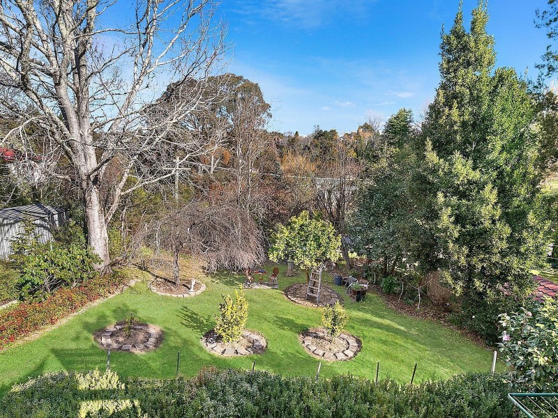 25 Bourne Street, Wentworth Falls NSW 2782