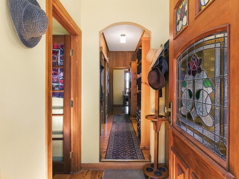 25 Bourne Street, Wentworth Falls NSW 2782