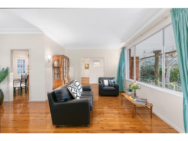 97 Blaxland Road, Wentworth Falls NSW 2782