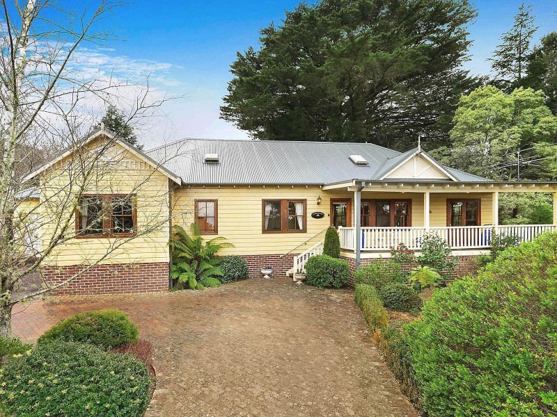 8 Wentworth Avenue, Leura NSW 2780