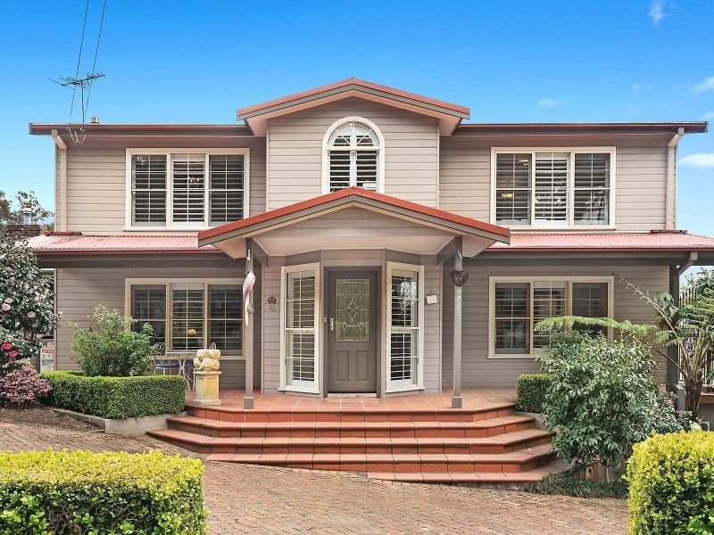 40 Claines Crescent, Wentworth Falls NSW 2782