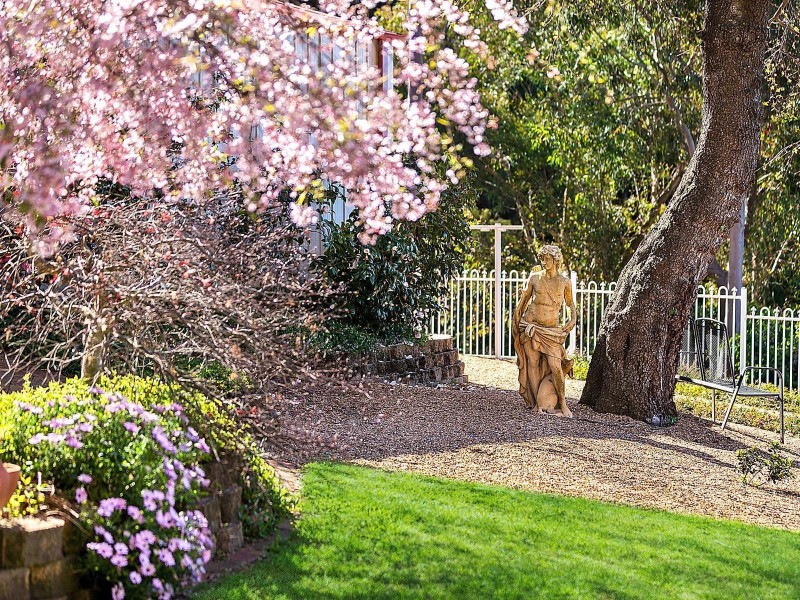 40 Claines Crescent, Wentworth Falls NSW 2782