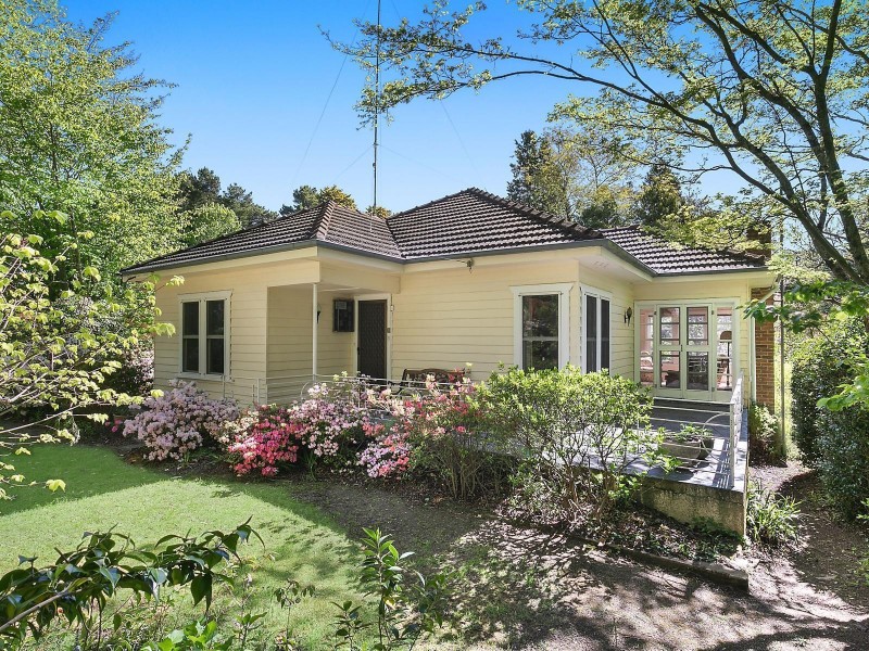 12 Coniston Road, Leura NSW 2780