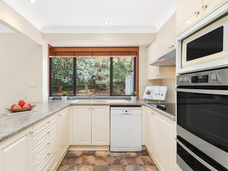 39 Tableland Road, Wentworth Falls NSW 2782