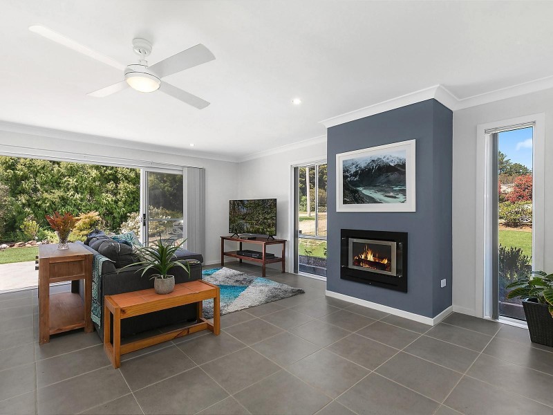 9 Chester Road, Wentworth Falls NSW 2782