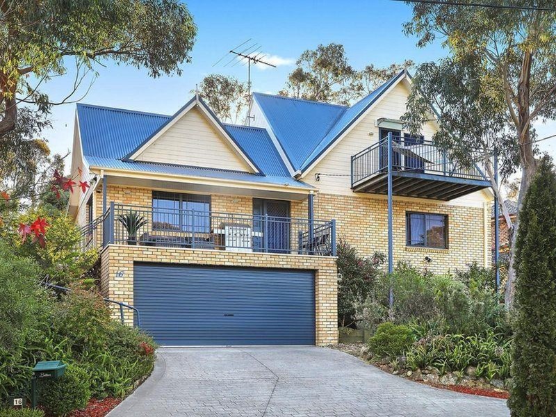 16 Wood Street, Wentworth Falls NSW 2782