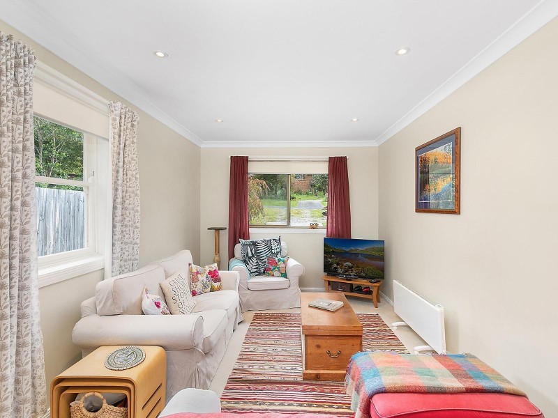 6 Erica Road, Wentworth Falls NSW 2782