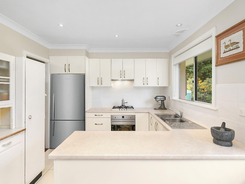 6 Erica Road, Wentworth Falls NSW 2782