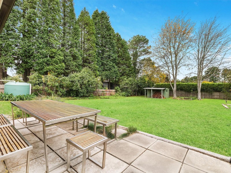 6 Erica Road, Wentworth Falls NSW 2782