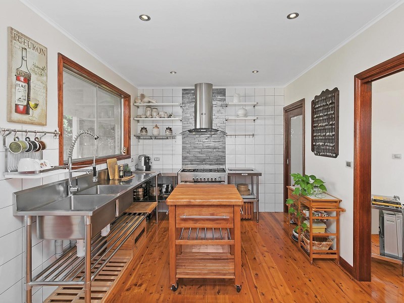 76 Tableland Road, Wentworth Falls NSW 2782