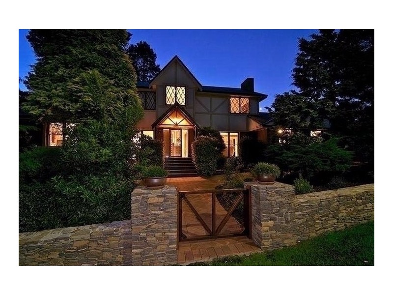 17 Sublime Point Road, Leura NSW 2780