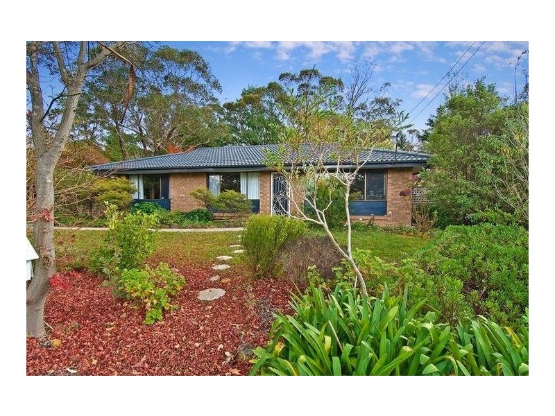 14  Farnham Avenue, Wentworth Falls NSW 2782