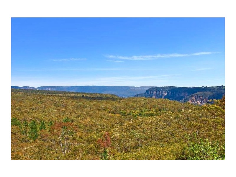 28 Maple Grove, Wentworth Falls NSW 2782