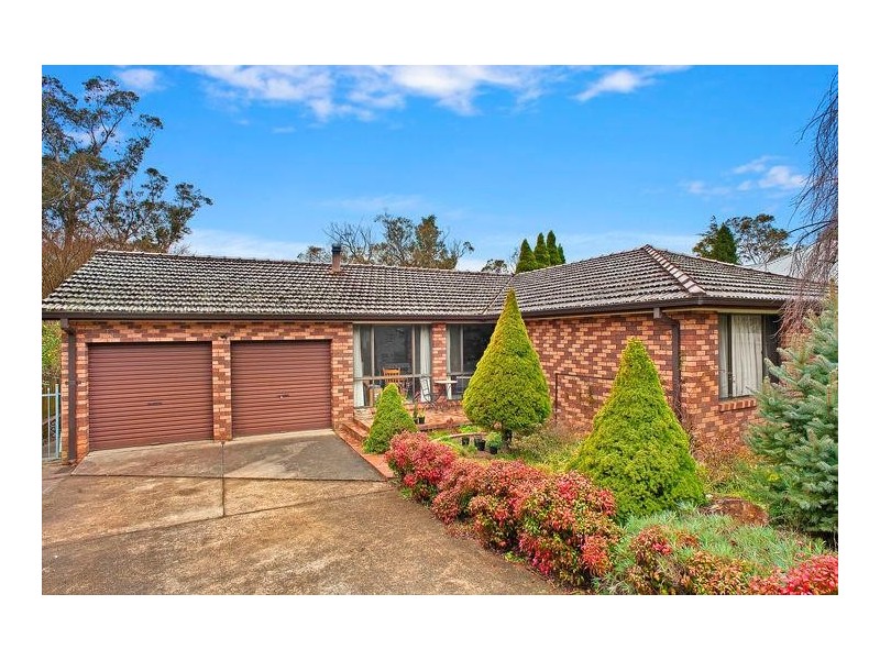 12 Erica Road, Wentworth Falls NSW 2782