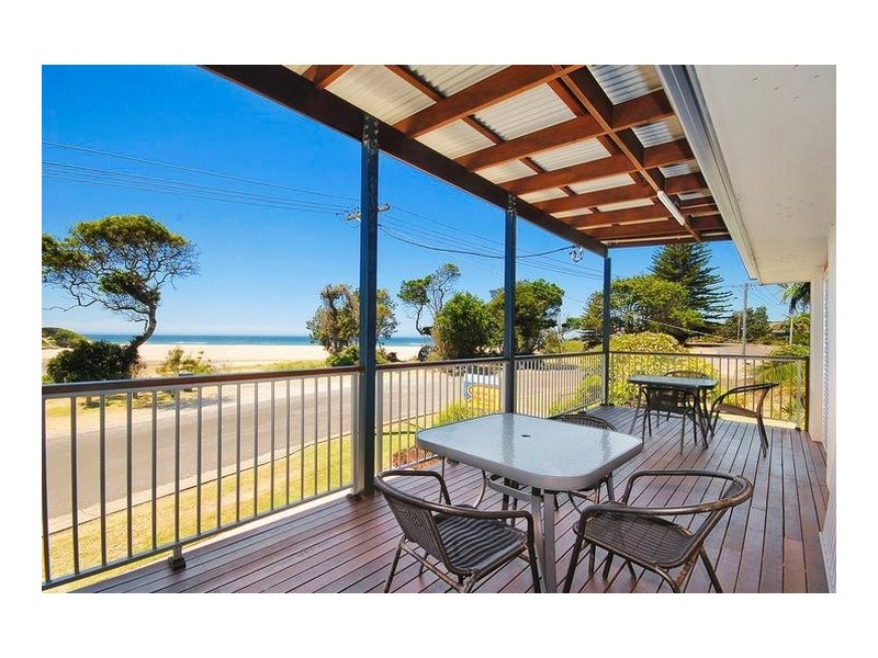 28 Bundella Avenue, Lake Cathie NSW 2445