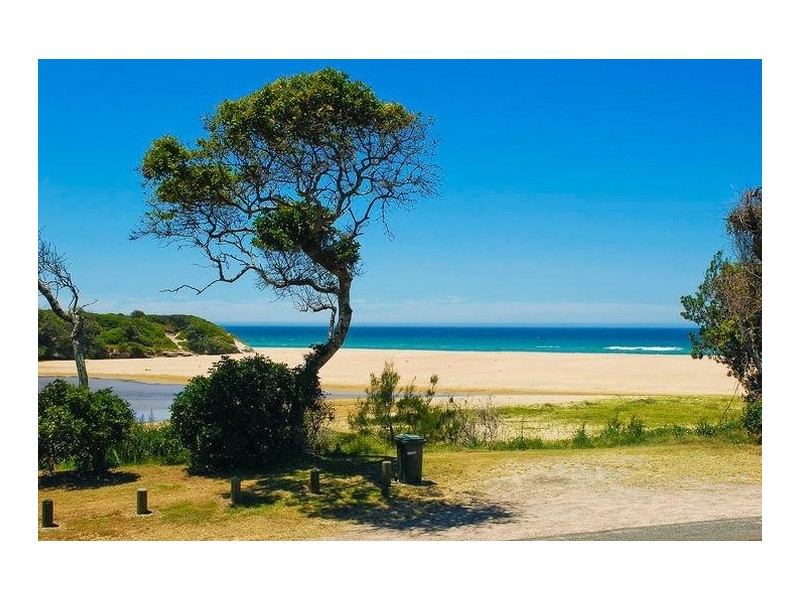 28 Bundella Avenue, Lake Cathie NSW 2445