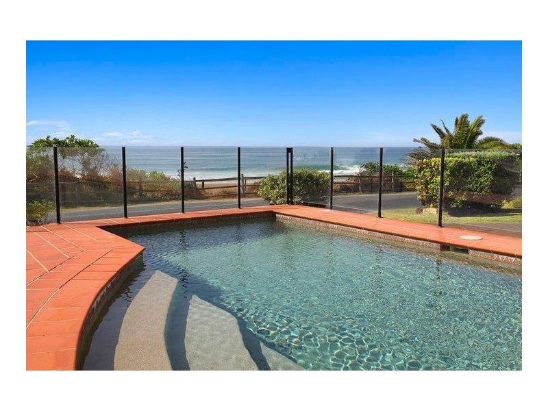 2 Bundella Avenue, Lake Cathie NSW 2445