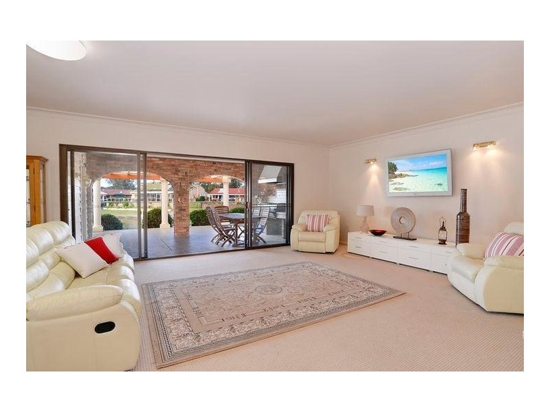 2 Laguna Place, Port Macquarie NSW 2444