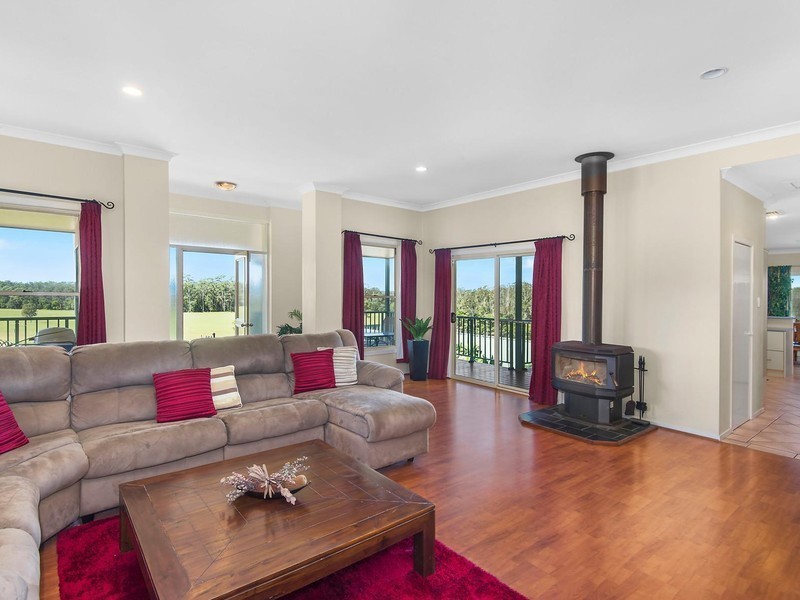 130 Apanie Road, Lake Innes NSW 2446